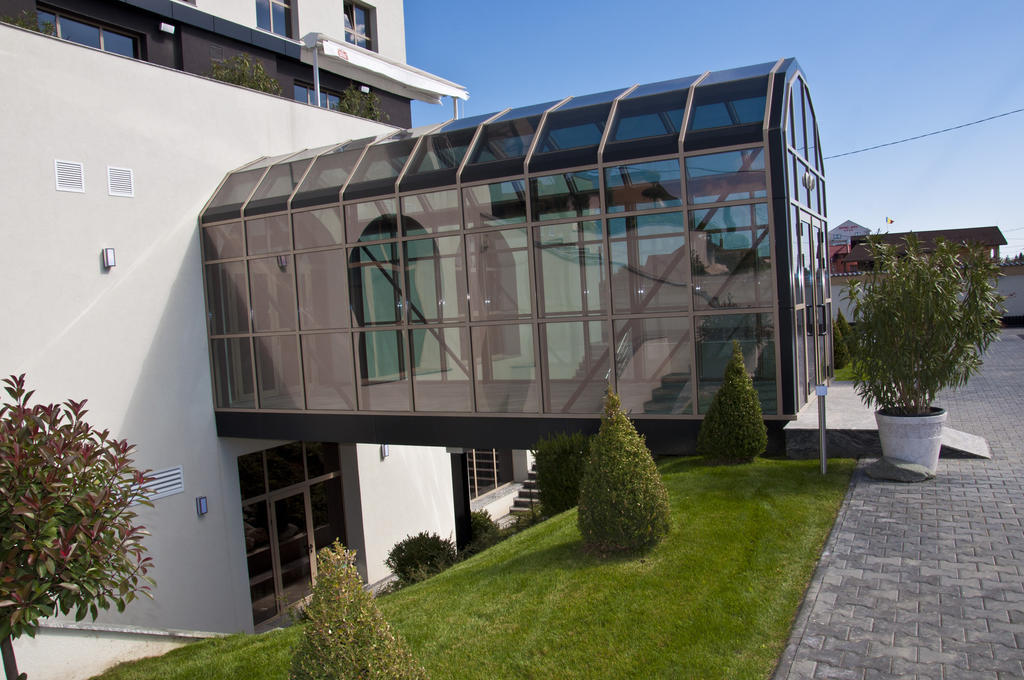 Albert Hotel Ploieşti Exterior foto