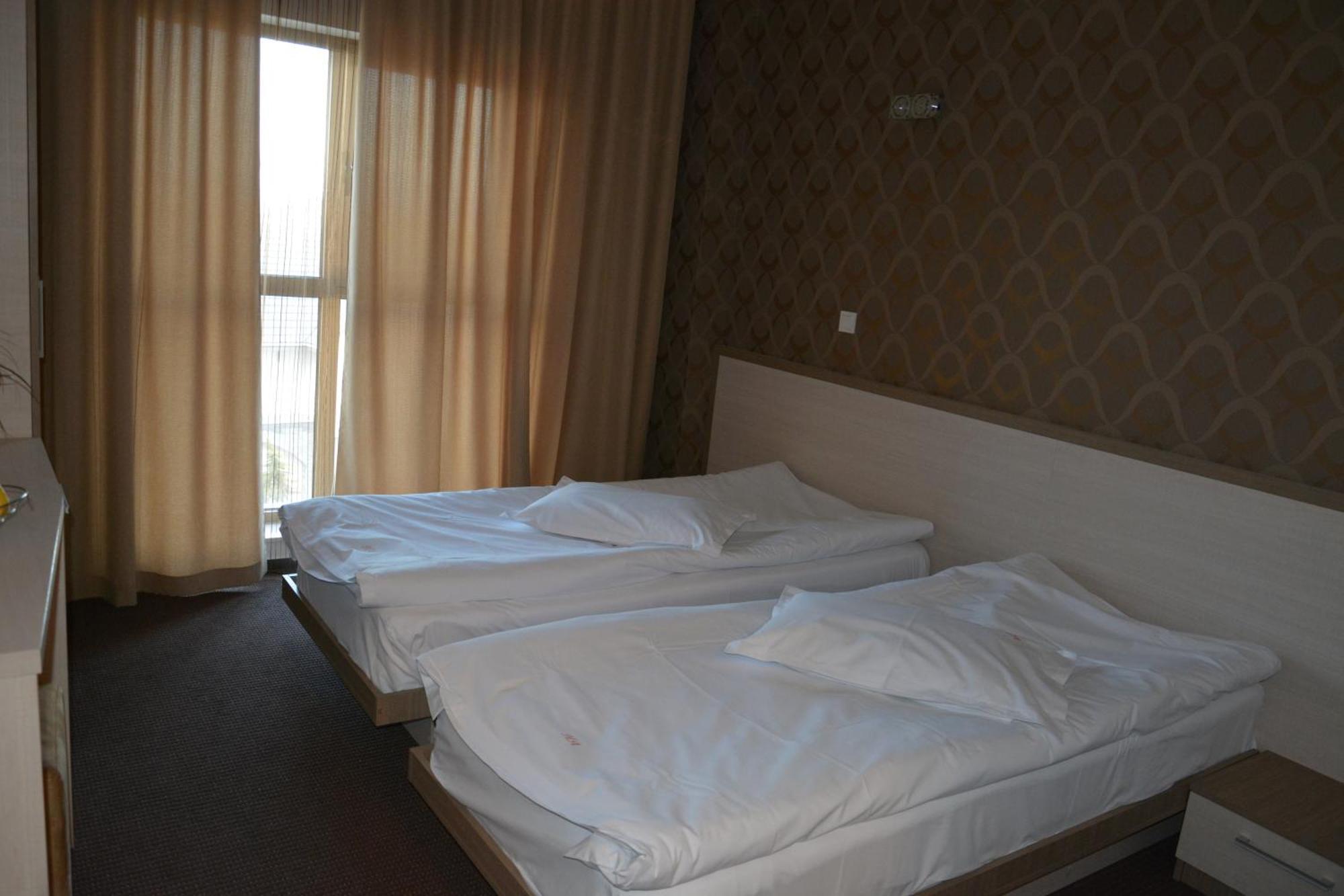 Albert Hotel Ploieşti Habitación foto